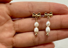 Load image into Gallery viewer, All About The Pearl with Bow Earring