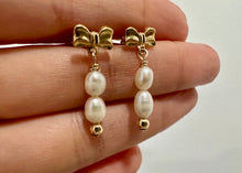 Load image into Gallery viewer, All About The Pearl with Bow Earring