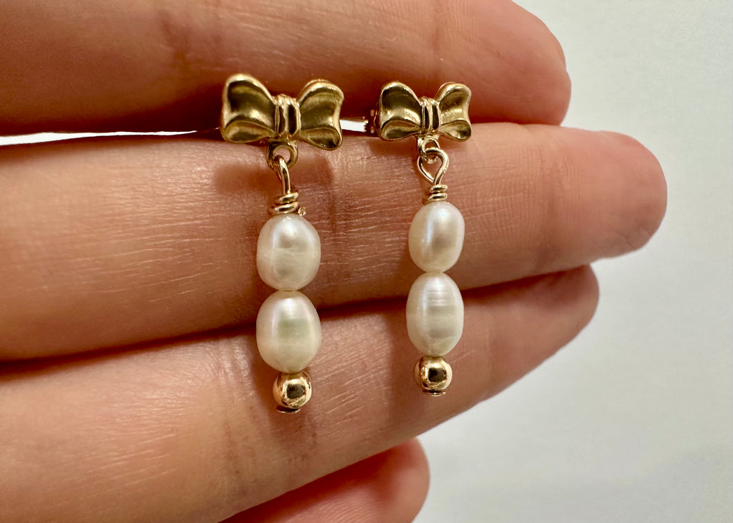 All About The Pearl with Bow Earring