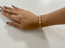 Load image into Gallery viewer, Gossip Pearl Gold-Filled Bracelet